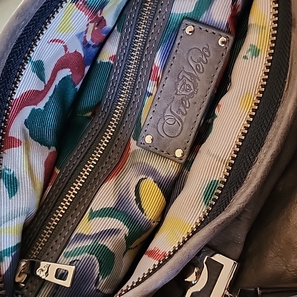 Tre Vero Top Handle Hand Bag - image 8